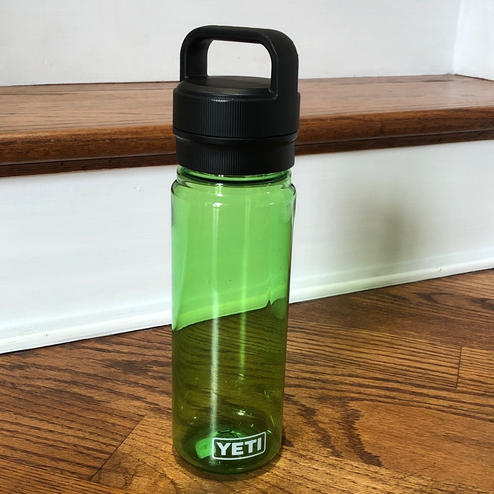 YETI YONDER 25oz Water Bottle With Yonder Chug Cap!